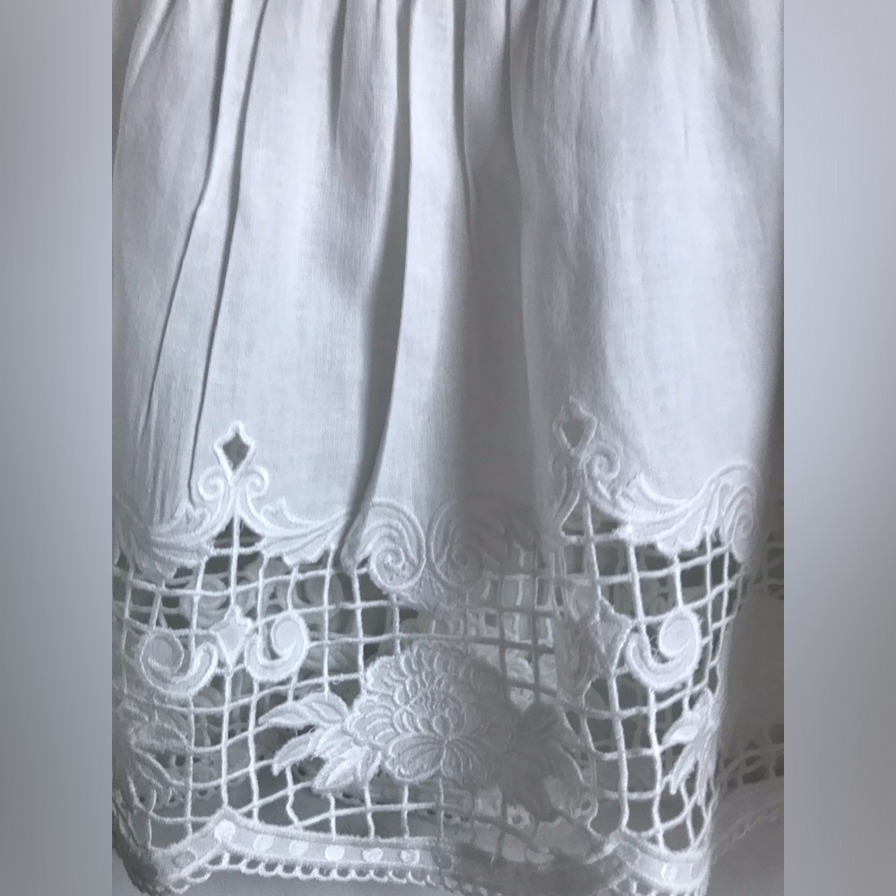FARM Rio Romantic Richelieu Puffed Sleeve Blouse - Picture 12 of 16